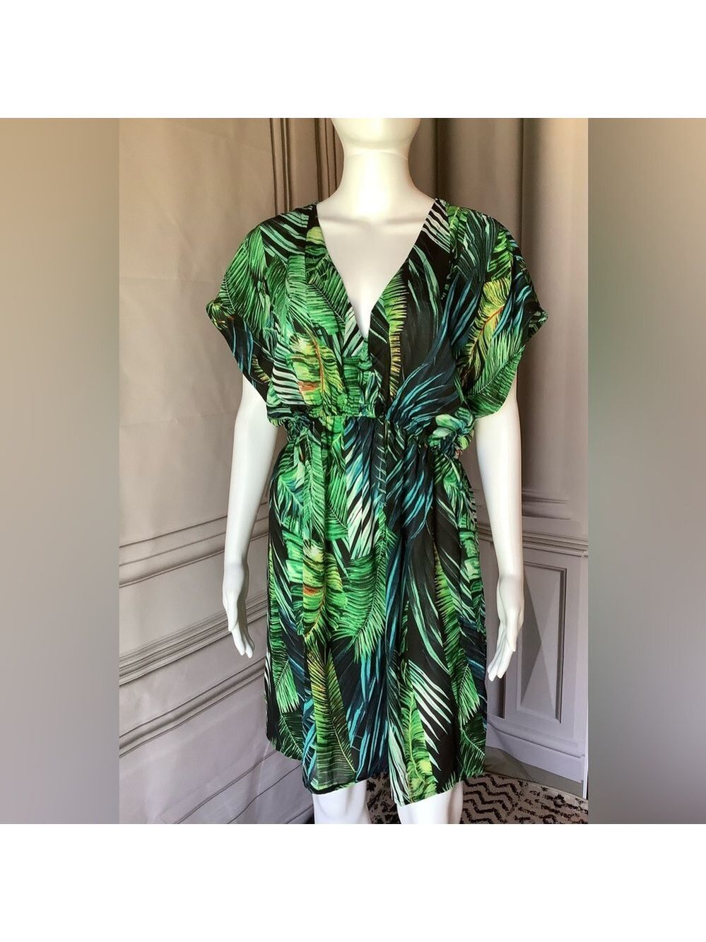 ✨Cupshe Tropical Dolman Sleeve Mini Cover-Up M NWT